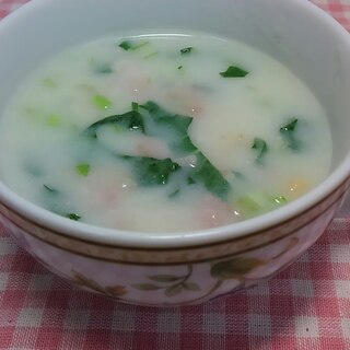 ポタージュの素で簡単☆ベーコンと小松菜入りスープ